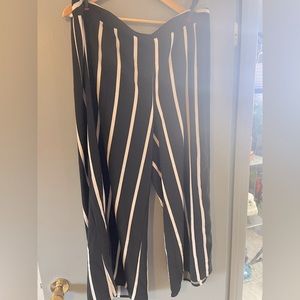 Plus size striped wide-legged trousers